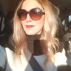 Meet your Posher, Whitney